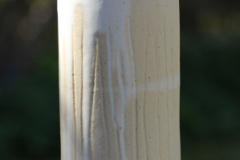 Stor flaske med lodrette striber, højde 23 cm
